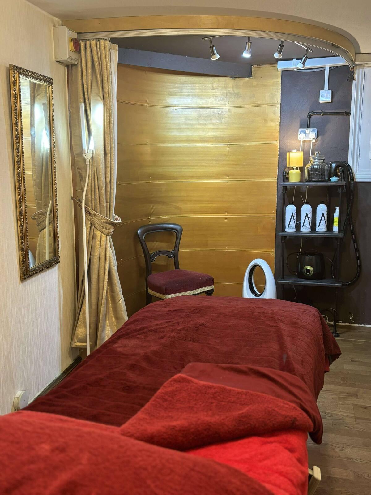 Gilded Dreams Salon